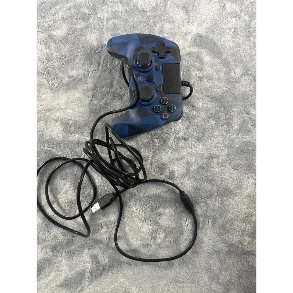 Snakebyte Game Pad 4 S Wired Controller for PS4 Blue Camo SB912399